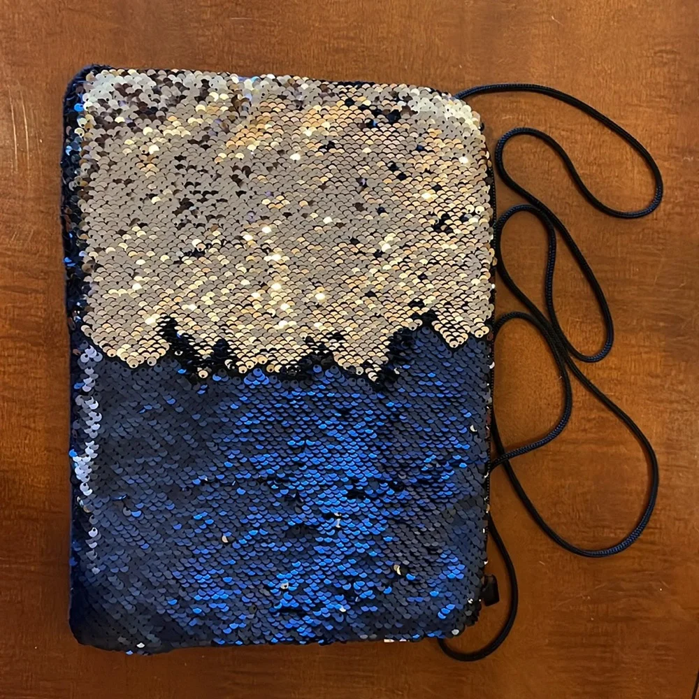 Sequin reversible silver & blue purse clutch tablet bag. Faux fur back, zipper.